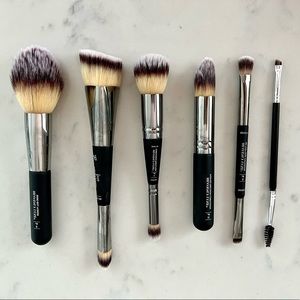 Huge Lot of IT Cosmetics Makeup Brushes (Heavenly Luxe)